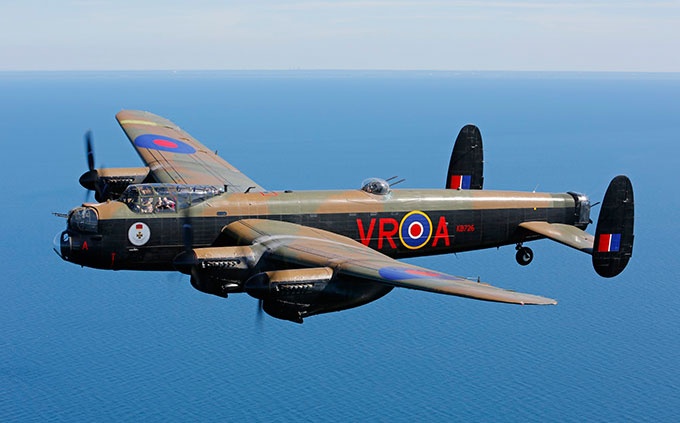 Avro Lancaster FM213