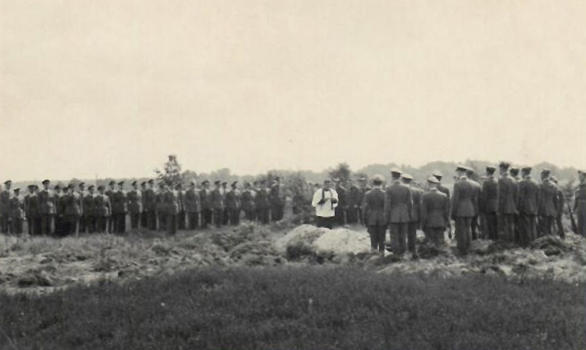Alt image